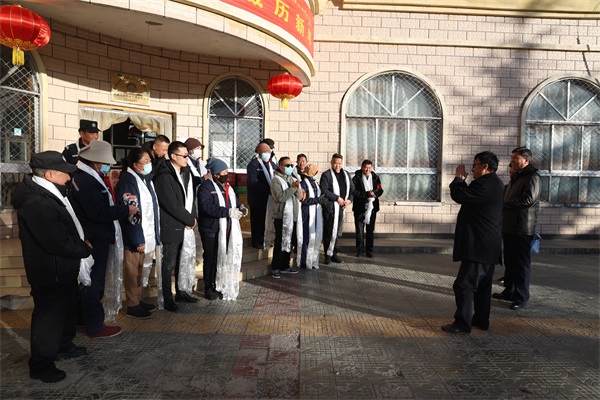 236374967297557442586372882